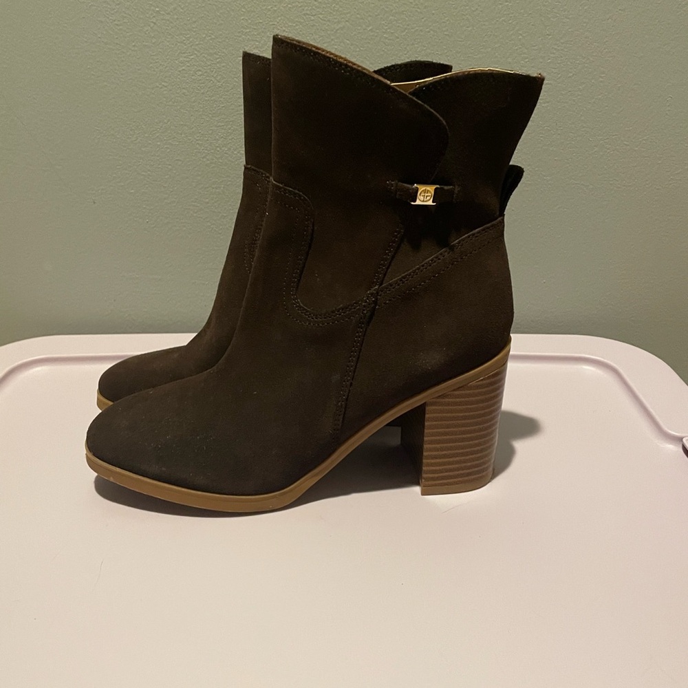 Elegant Dark Brown Heeled Boots